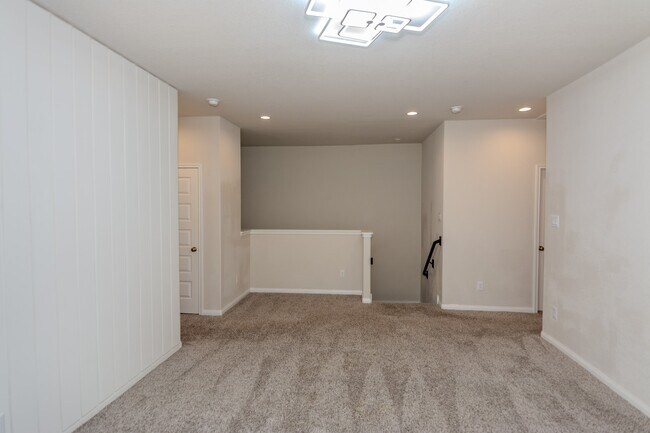 Building Photo - 4120 Split Ivy Dr