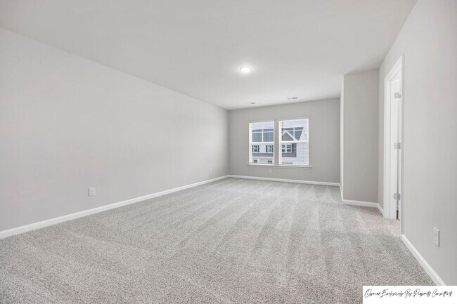 Building Photo - STUNNING TOWNHOME IN BLYTHEWOOD