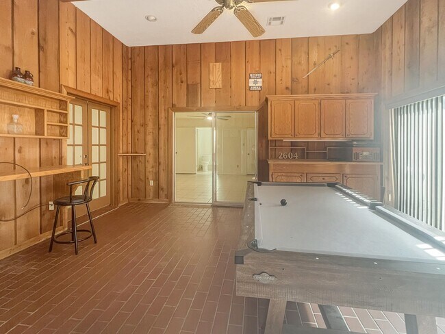 Building Photo - 2604 NE Garden Ln
