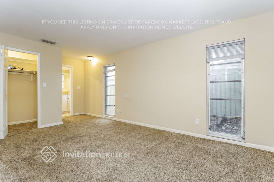 Building Photo - 14036 102nd Ave N