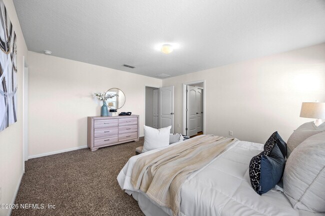 Building Photo - 2555 Oak Stream Dr