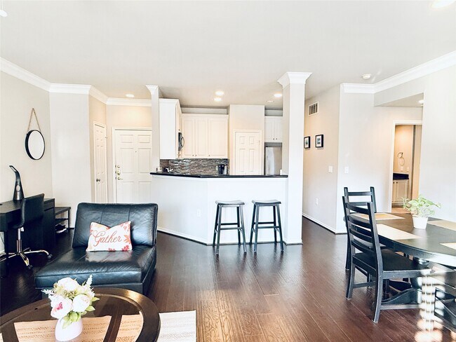 Building Photo - 2400 McCue Rd