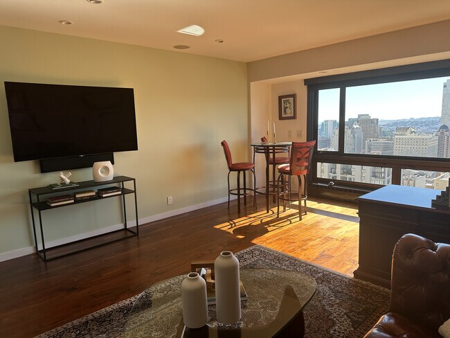 Building Photo - 1177 California St