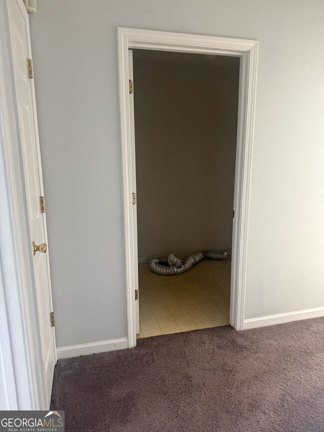 Building Photo - 2361 Cove Lake Way