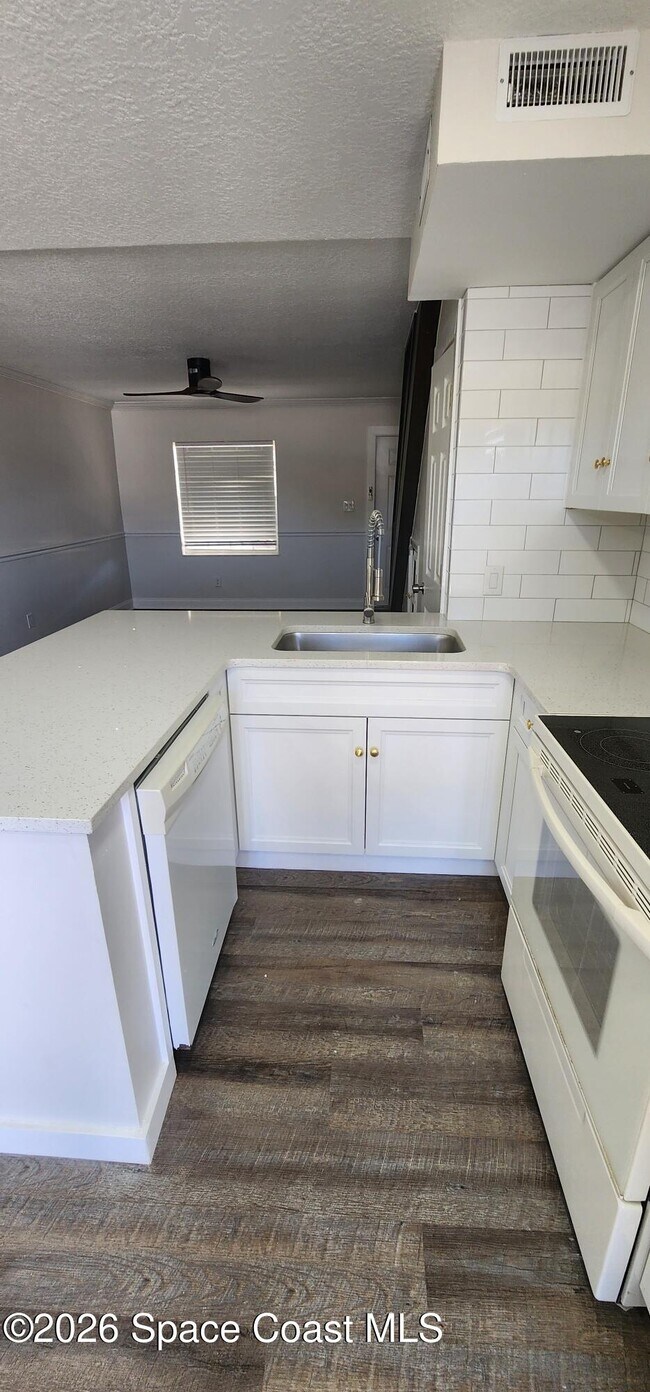 Building Photo - 55 Needle Blvd