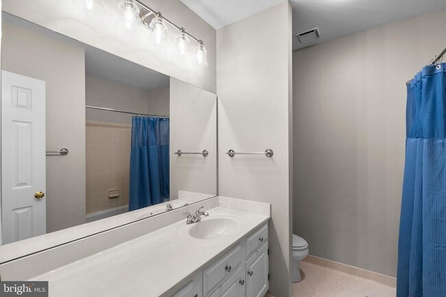 Building Photo - 10241 Aspen Willow Dr