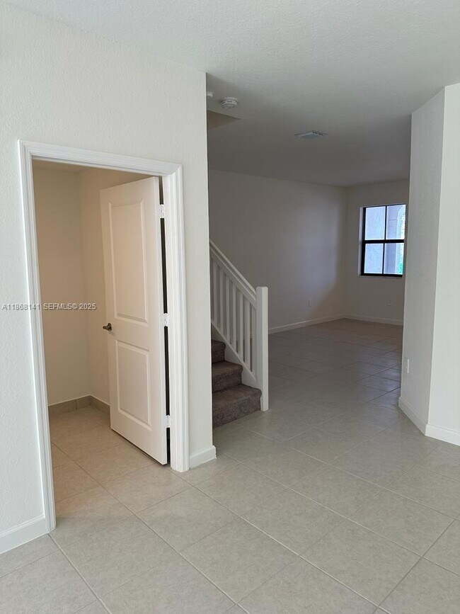 Building Photo - 11926 SW 245 Ter