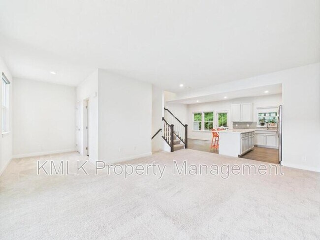 Building Photo - 844 Buckeye Dr