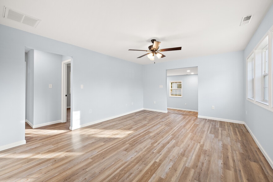 Building Photo - 1201 Tuscola Ave