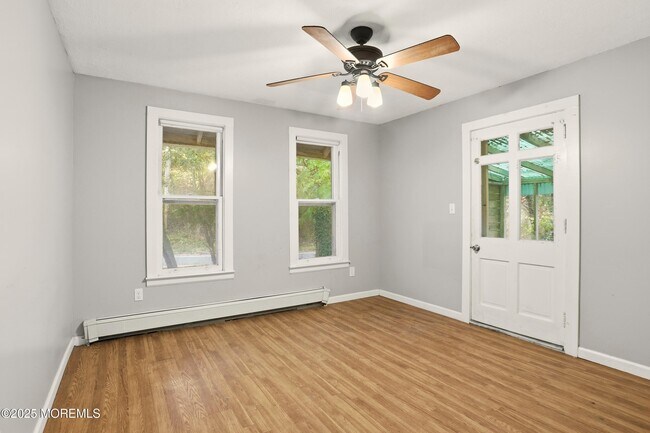 Building Photo - 61 Cassville Rd