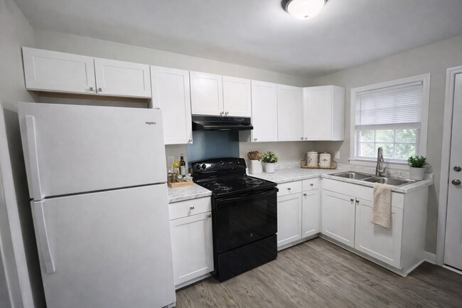 Building Photo - Terrybrook1930