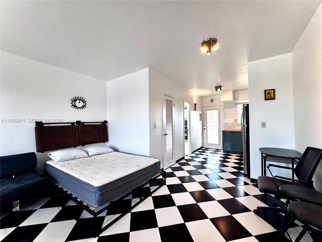 Building Photo - 851 Meridian Ave