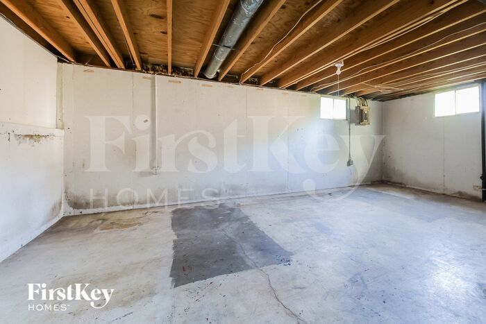 Building Photo - 4501 NW Amesbury Pl