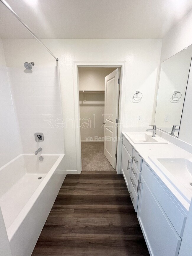 Building Photo - 333 Halisan Ct