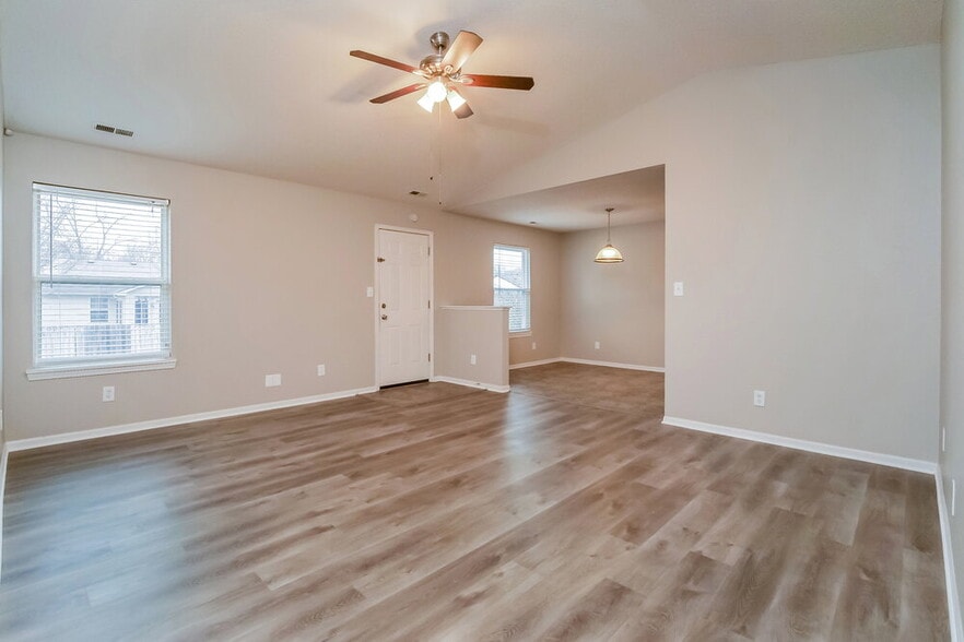 Building Photo - 6113 Longmeadow Dr