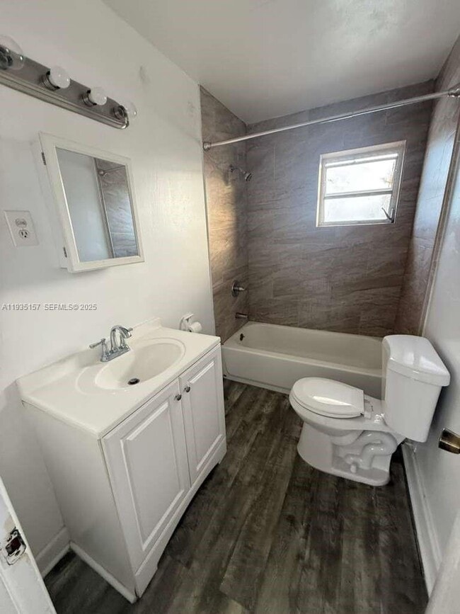 Building Photo - 1212 SW 7th St