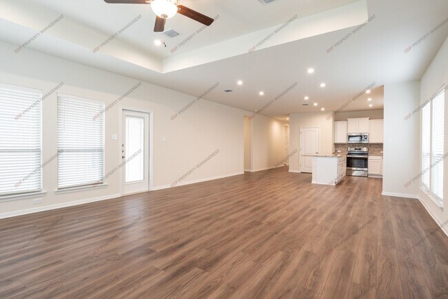 Building Photo - 742 Friar Tuck Dr