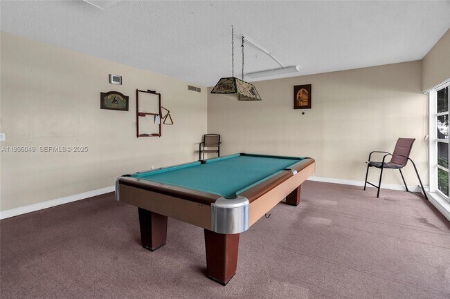 Building Photo - 1833 S Ocean Dr