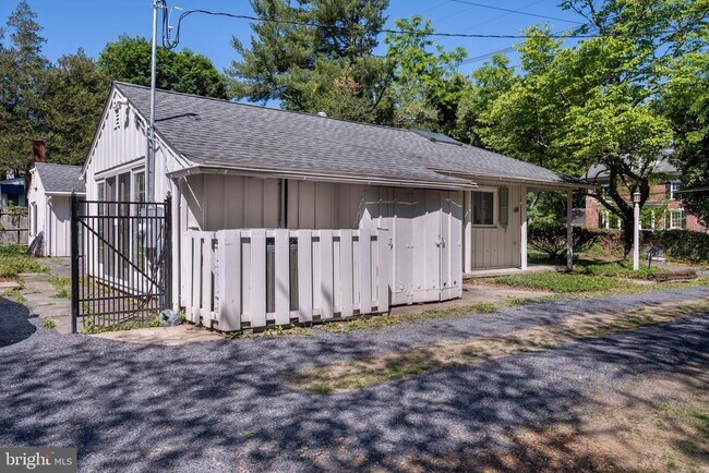 Building Photo - 68 Mountain Ave