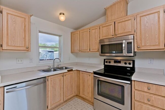 Building Photo - Charming East Grand Junction Home with Space, Comfort & Convenience