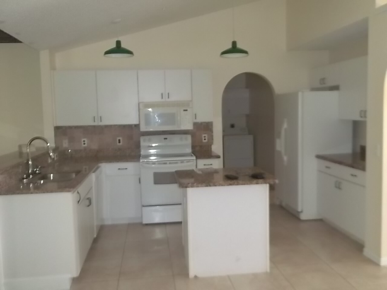 KITHEN - 5422 NW Crista St