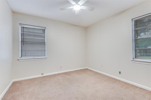 Building Photo - 1817 Oakhurst Dr