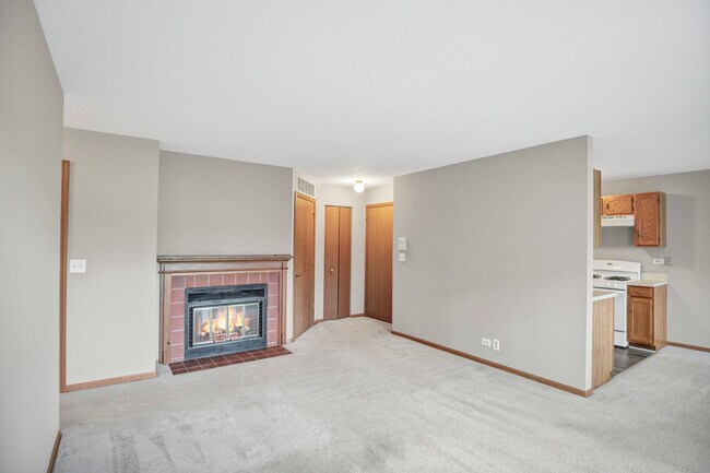 Building Photo - 737 Candleridge Ct
