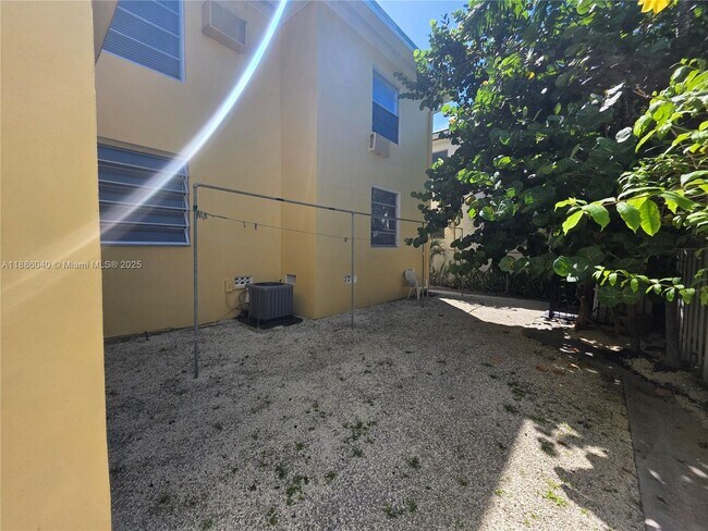 Building Photo - 8024 Harding Ave
