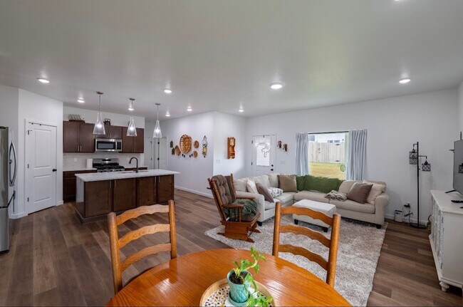 Building Photo - NEW LUXURY 4 BEDROOM 3 CAR GARAGE HOME IN OZARK MO! AVAILABLE 7/01/2026