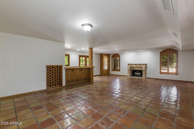 Building Photo - 49 Biltmore Estates Dr