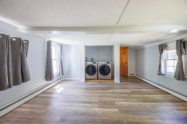 Building Photo - 59 Middle Rd