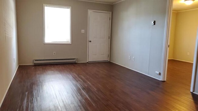 Building Photo - 516 E Charles St