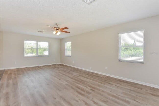 Building Photo - 2801 Fern Ln