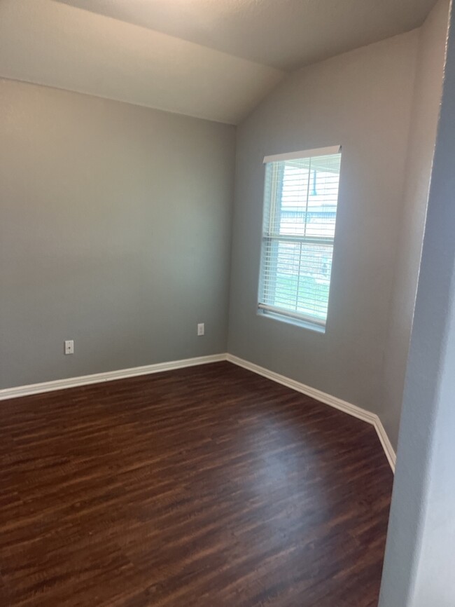 Building Photo - 4/2/2 with Office! Corner lot Bosewell HS!...