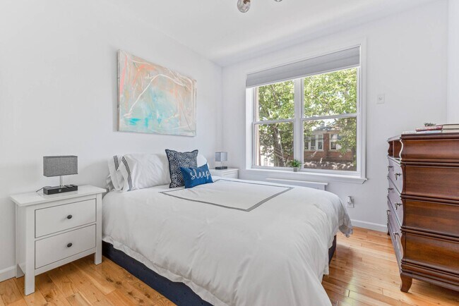 Building Photo - 216 Bay 34th St