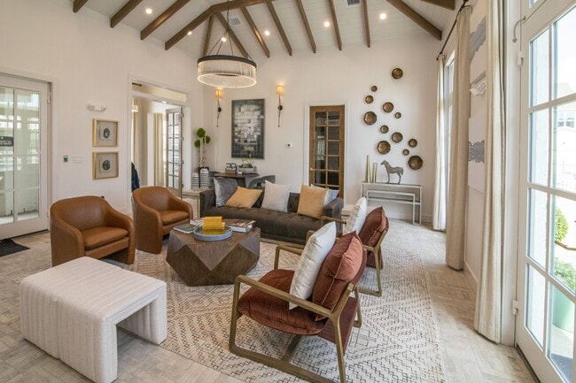 Building Photo - LightHaven at District West