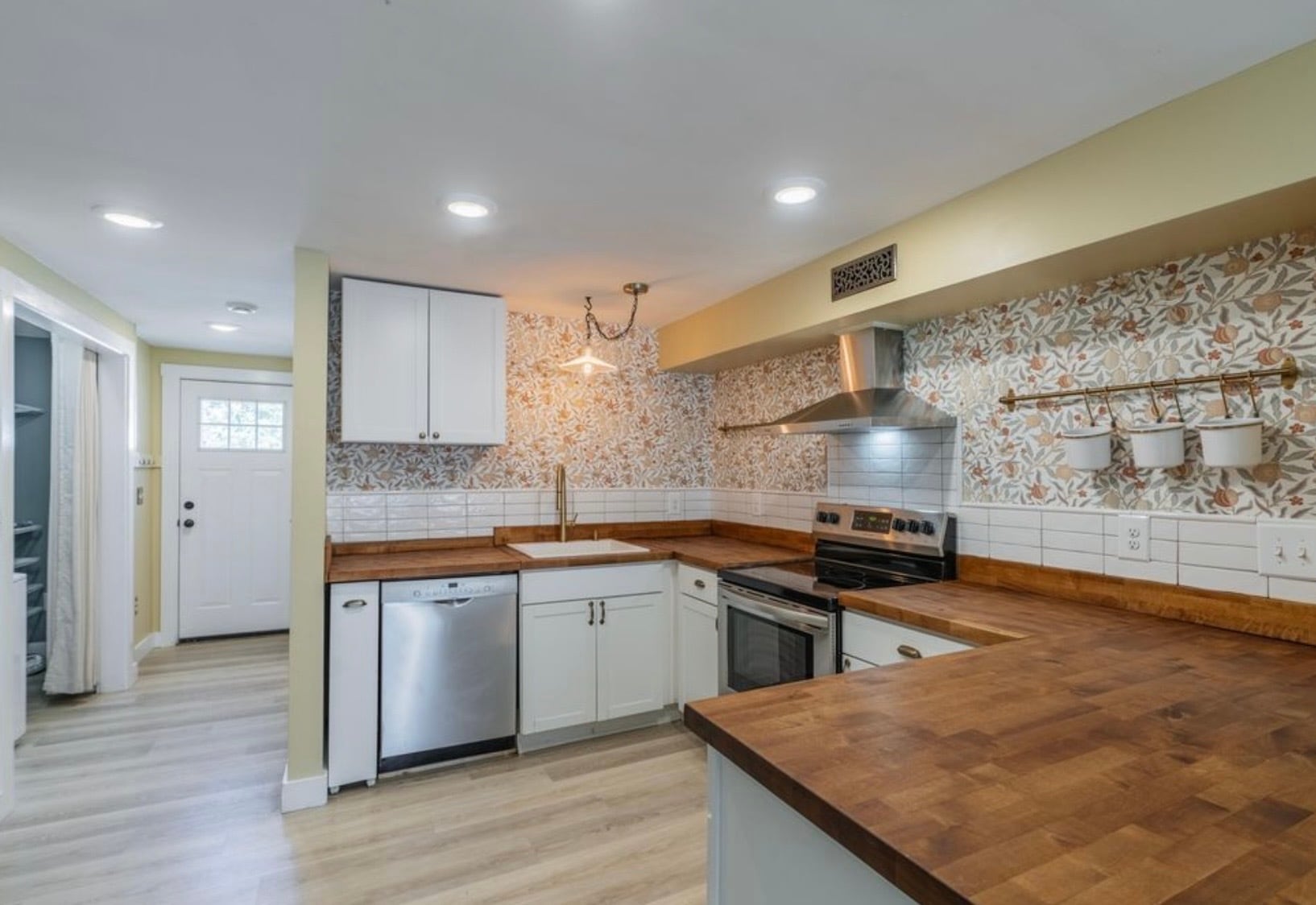 Kitchen - 449 High St