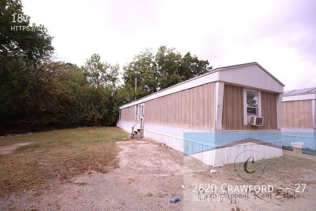 Primary Photo - 2620 Crawford Dr