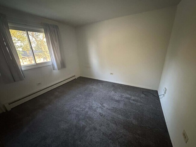 Building Photo - 508 Schroeder Ave