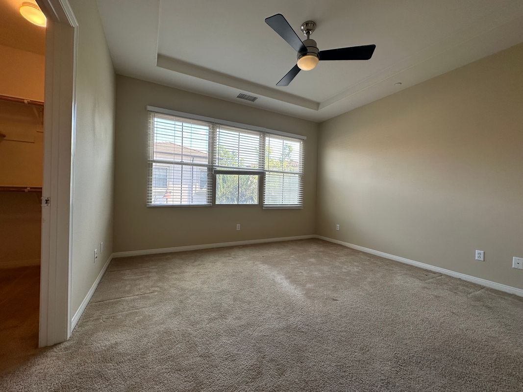 Building Photo - 133 Lamplighter
