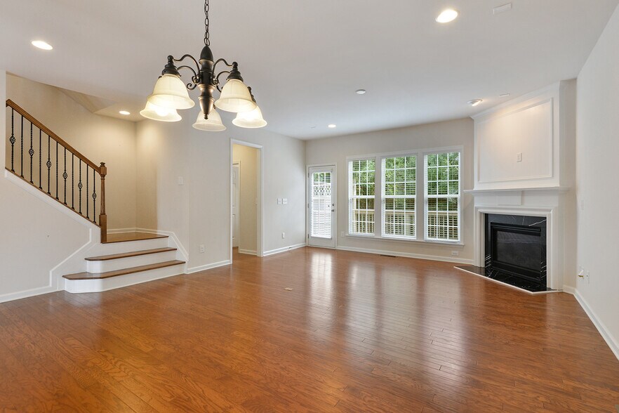 Building Photo - 366 Ardmore Ct NW