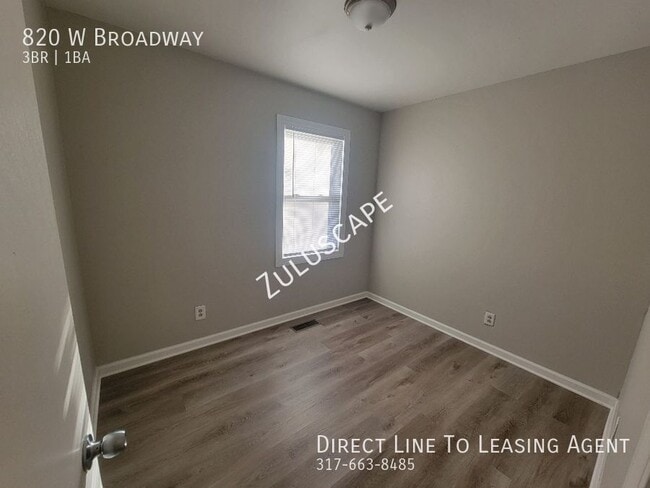 Building Photo - 820 W Broadway-