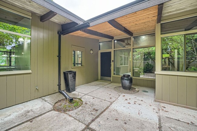 Building Photo - 4Bd/3.5Ba Medina House