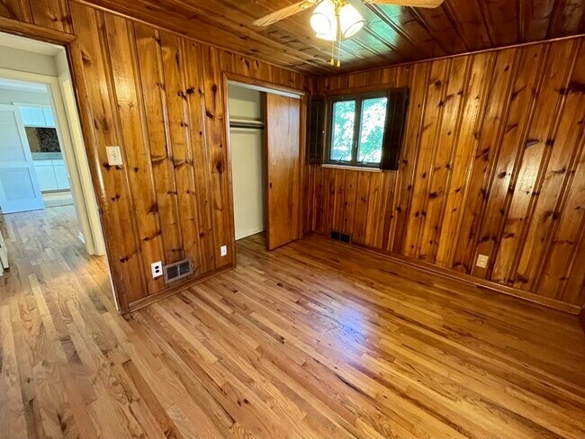 Building Photo - 3375 Fenton St