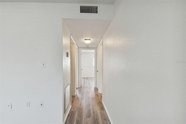 Building Photo - 350 79th Ave N