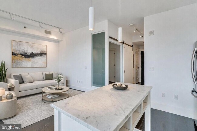 Building Photo - 1011 M St NW