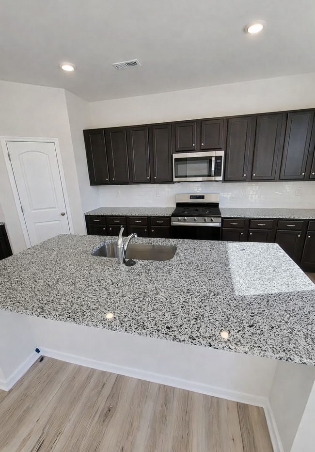 Building Photo - 5015 Weddington Rd