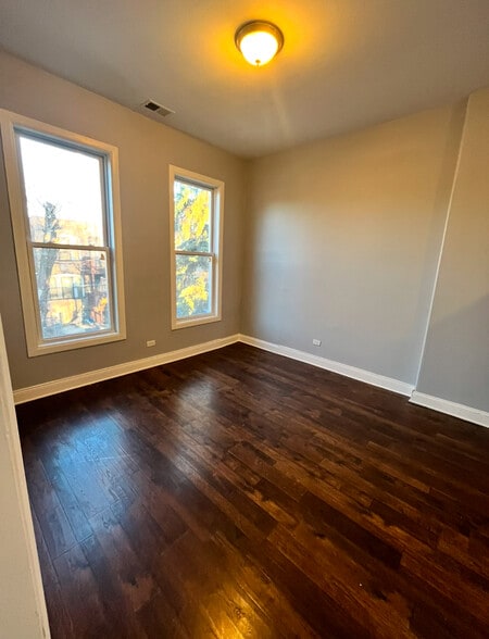 Building Photo - 5941 S Aberdeen St