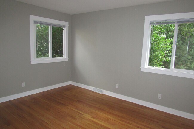 Building Photo - 6405 Alison Ln