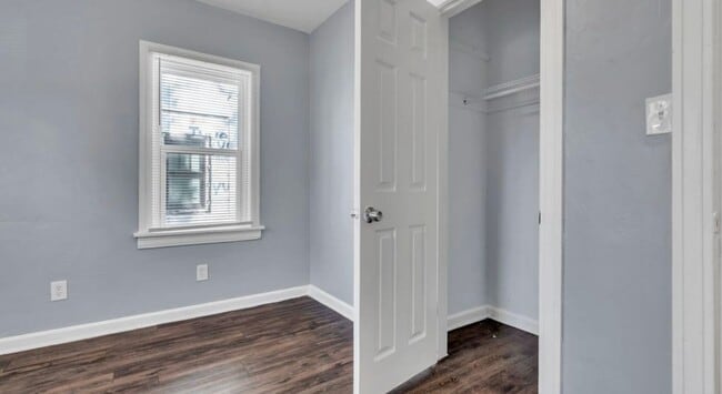 Building Photo - 3060 21st Ave S